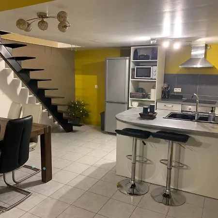 Rocroi: De Bourgogne Holiday home *